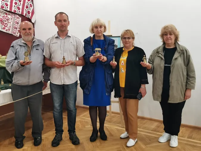 В Україну привезли унікальну колекцію англійських «леді-дзвоників» (фото)