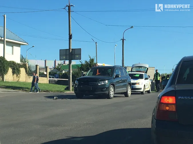 У Луцьку в районі вулиць Дубнівської та Глушець – аварія (фото)