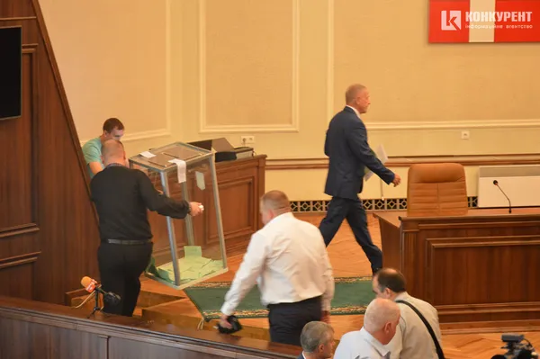 Як обирали нову голову Волиньради та хто потрапив «під роздачу» Кварцяного