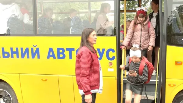 На Волині три громади отримали шкільні автобуси (фото, відео)