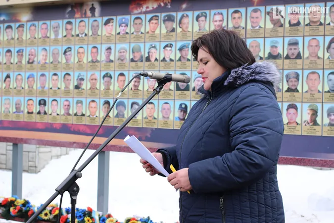 Лучани вшанували загиблих у боях під Дебальцево (фото)