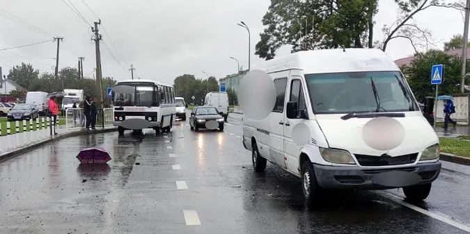 У Володимирі бус збив на смерть 73-річну жінку на переході (відео)