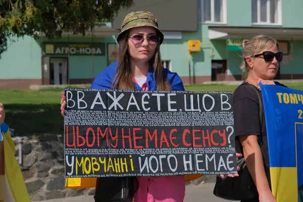 У Володимирі влаштували автопробіг та мирну акцію на підтримку полонених і зниклих безвісти (фото)