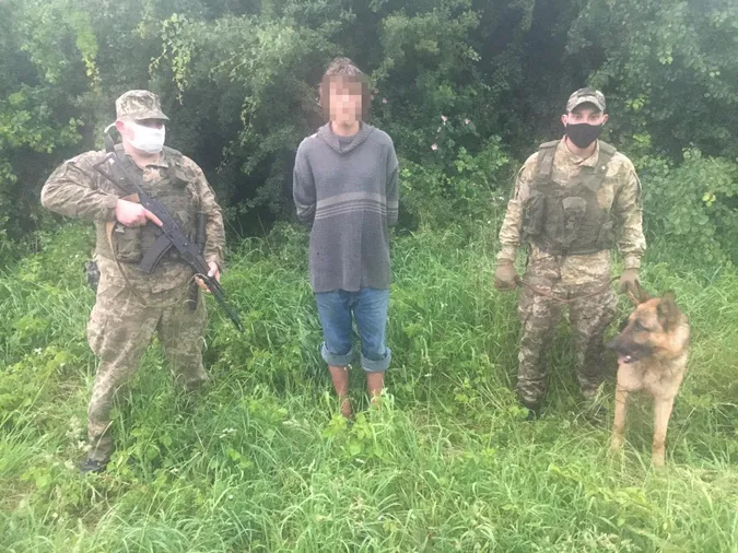 Прикордонники затримали поляка, який йшов в Україну на заробітки