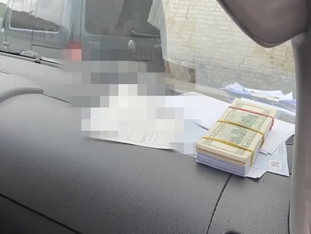 17 тисяч доларів за авто для ЗСУ: волинянин торгував гумдопомогою (фото)