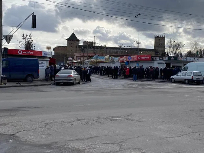 Підприємці просять муніципалів допомогти їм з’їхати зі Старого ринку (фото)