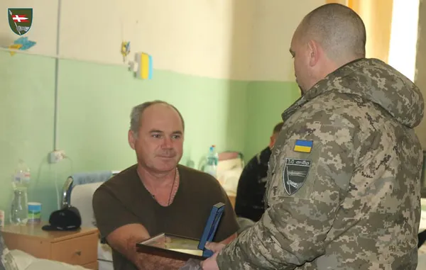 Воїни з волинської бригади, які лікуються у шпиталі, отримали нагороди