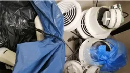 В роздягальні елітного спортклубу Порошенка стежили за відвідувачами (фото)