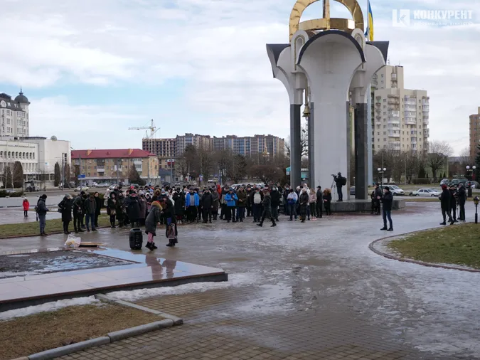 Волинську ОДА пікетували обурені підприємці: що вони хочуть (фото, відео)