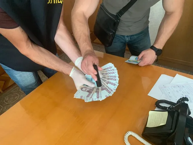Відкат за вугілля: посадовці нововолинської шахти «намутили» собі понад 60 тисяч гривень (оновлено)