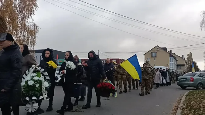 У Липинах попрощалися із кулеметником Вадимом Яцишиним (фото)
