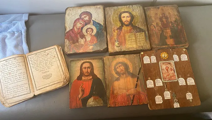 Через «Ягодин» намагалися вивезти шість старовинних ікон (фото)