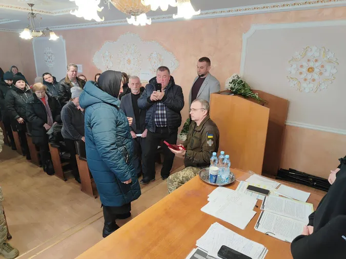 Трьом Героям з Волині посмертно присвоїли державні нагороди: відзнаки вручили родинам загиблих воїнів (фото)