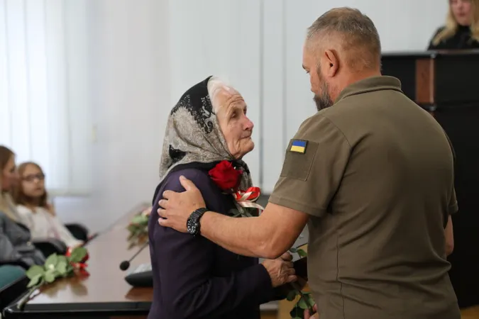 «Вірю, що ця кров пролита не даремно»: у Луцьку 10 воїнів отримали нагороди посмертно