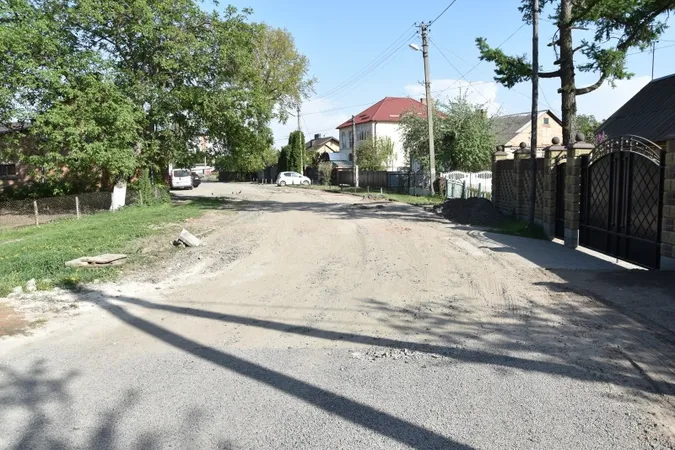 У Луцьку ремонтують двори за новою технологією (фото)