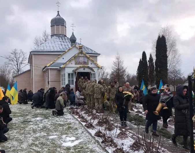 На Волині провели в останню дорогу Анатолія Бащука (фото)
