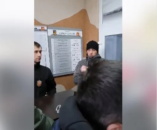 Підприємці Старого ринку прийшли в департамент муніципальної варти (фото)