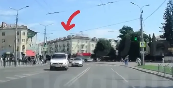 У Луцьку неповнолітній на бусі «розсікав» центром міста (відео)