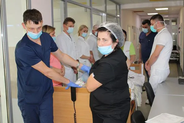 У лікарні в Ковелі під час ракетних обстрілів чоловікові пересадили серце (фото)