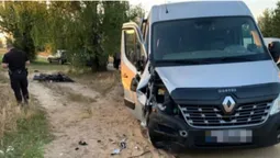 На Волині діти на мотоциклі в'їхали в мікроавтобус – вони в реанімації (фото)
