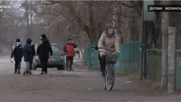 Або пішки, або велосипедом: у селах на Волині 4 роки не їздить автобус (відео)