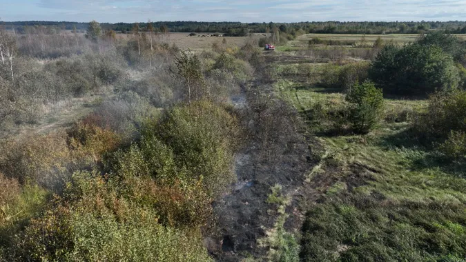 На Камінь-Каширщині горить торф'яник: працюють рятувальники (фото)