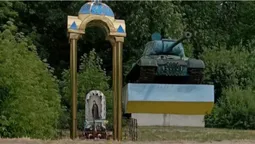 На Волині біля танка Сталіна моляться Богородиці (фото)