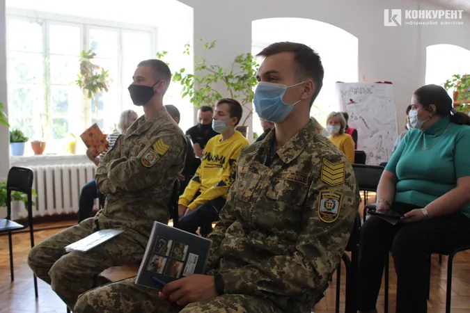 Як Pokemon Go: у луцькій бібліотеці вчаться робити віртуальні ігри з книжок (фото)
