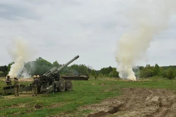 Українські піхотинці показали, як тренуються на американських БТРах (фото, відео)