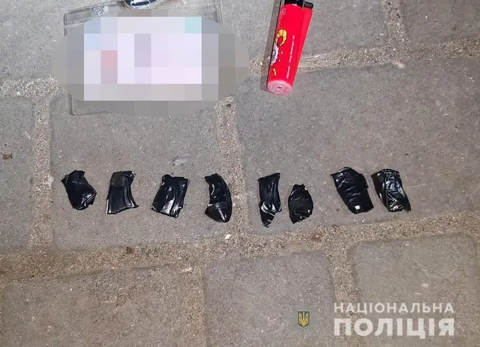 У Луцьку затримали 19-річного наркоторговця (фото, відео)
