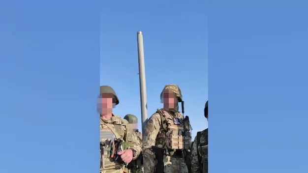 До Ковеля передали прапор зі Зміїного, який першим був встановлений після звільнення острова (відео)