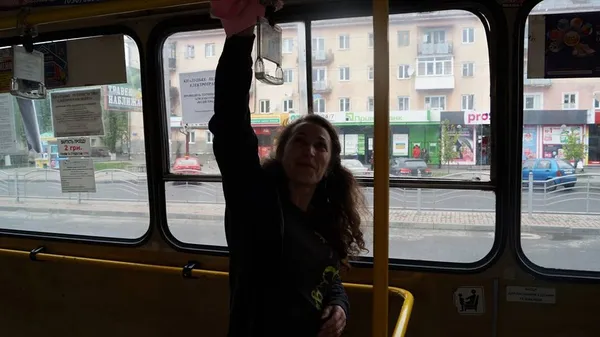 У Луцьку працівники ЛПЕ вимили тролейбуси (фото)