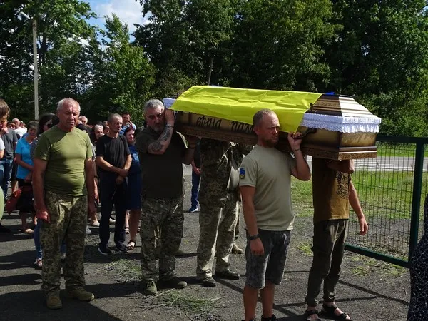Після року пошуків додому на Волинь назавжди повернувся воїн Володимир Мороз (фото)