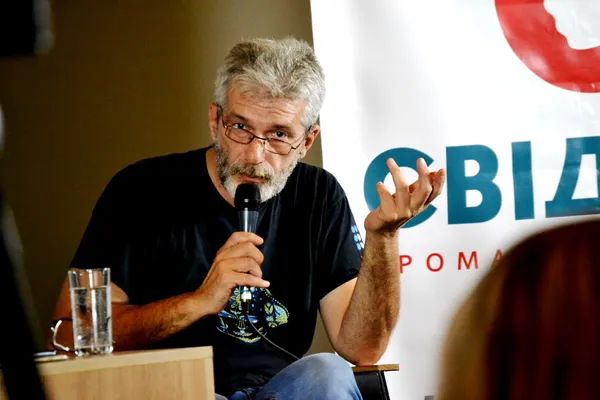 Екс-ведучий «Свободи слова» Куликов розповів лучанам про журналістику і пропаганду (фото)