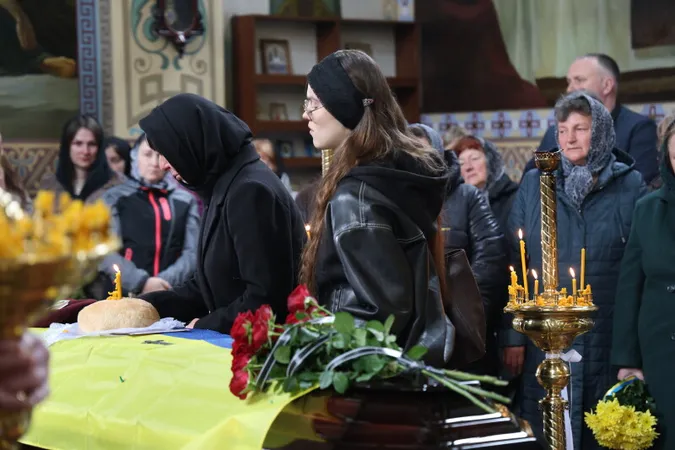 У Луцькій громаді попрощалися з загиблим на Курщині воїном Андрієм Бондарем