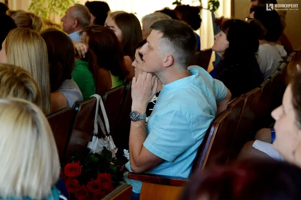 Луцькі медики отримали подарунки від Покровського з нагоди професійного свята (фото)