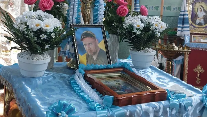 Без батька залишилось п'ятеро дітей: на Волині попрощалися з воїном Володимиром Калитюком (фото)