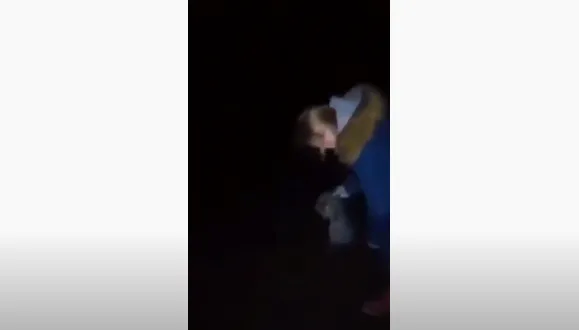 На Харківщині п'яна школярка грала котом у футбол (відео 18+)
