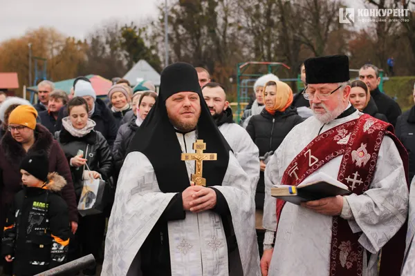 Без козаків та Михаїла: як у Луцьку освячували Стир (фото, відео)