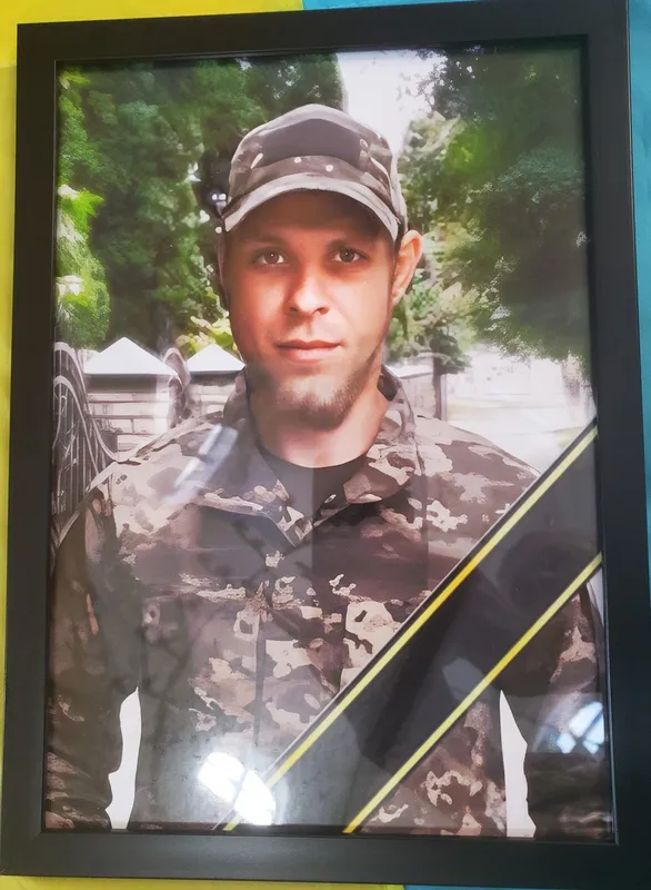 На Маневиччині прощались із захисником Володимиром Михайловим (фото)