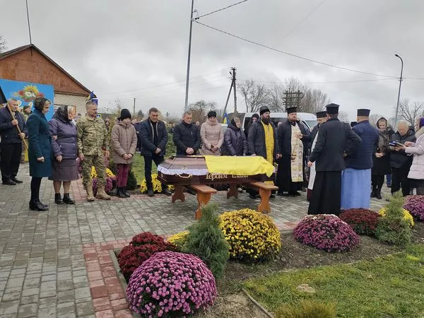 На Волині попрощались із загиблим захисником Михайлом Вациком (фото)