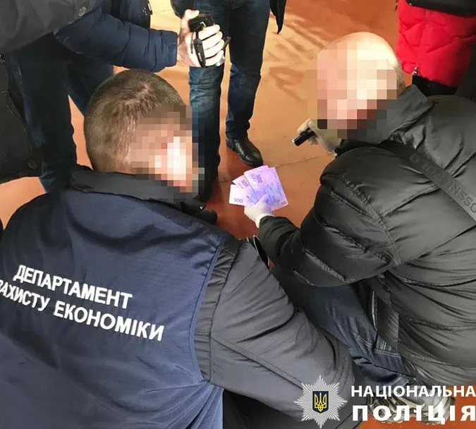 Директор волинського вишу попався на хабарі (фото)