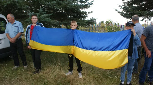 «На свято повернувся в домовині»: на Волині провели в останню путь воїна Михайла Беня