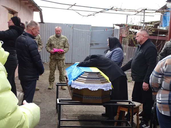 Загинув від ворожого дрона: на Волині попрощалися з воїном Сергієм Панасюком (фото)