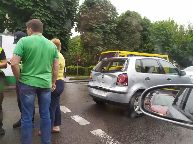 Аварія на Перемоги в Луцьку: утворився затор (фото)