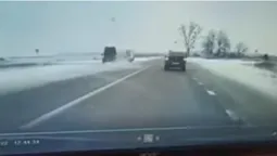 Повний бус людей: на Рівненщині лучанин потрапив у ДТП (відео)