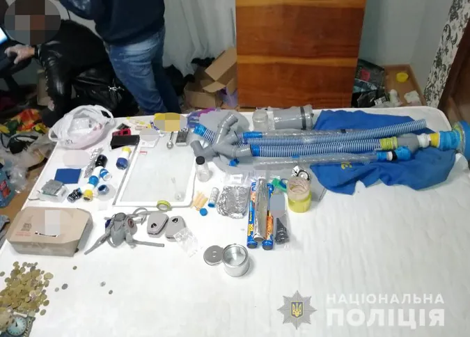У Луцьку виявили нарколабораторію (фото)