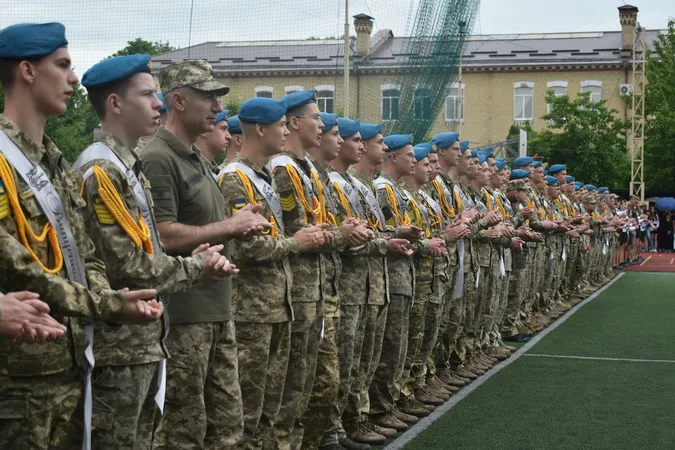 У Луцьку військовий ліцей випустив 330 юнаків та дівчат (фото)