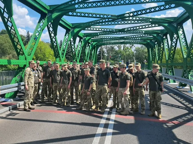 На Волині до служби стали молоді офіцери-прикордонники (фото)