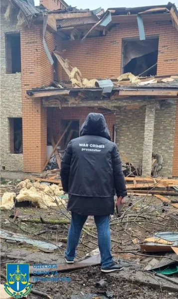 Удар по Одесі: 14 загиблих, 46 травмованих, серед них – рятувальники (фото 18+)